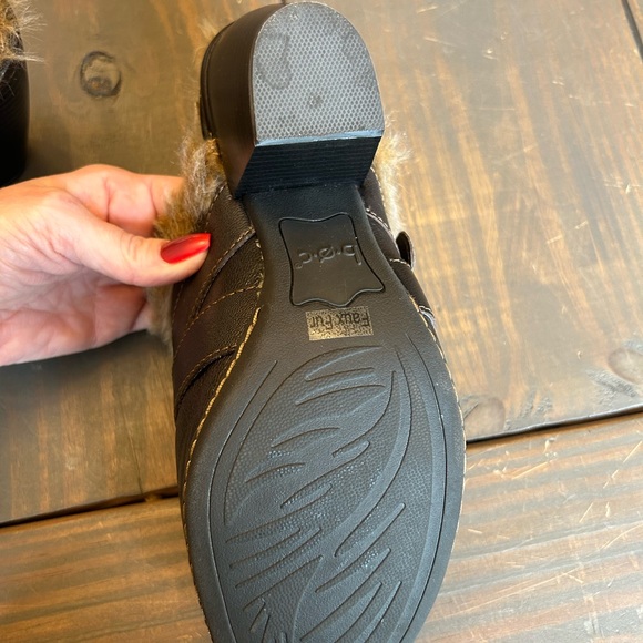 Boc Clogs Womens 9 Brown Leather Faux Fur Lined Heeled Mules Buckle Boho… - Picture 10 of 11